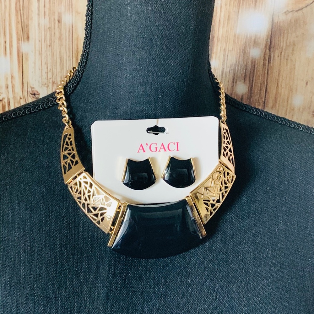 Black and gold set, fantasy jewelry good quality